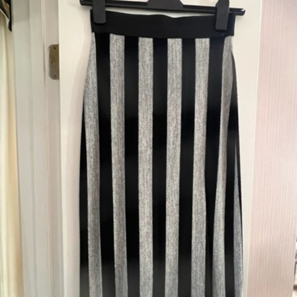 Ankle length vertical stripe black and white skirt